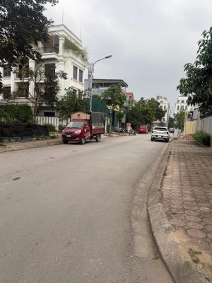 Bán 30m2 tái định Cư Trâu Quỳ, Gia Lâm đường rộng 11m có vỉa hè 3.5m