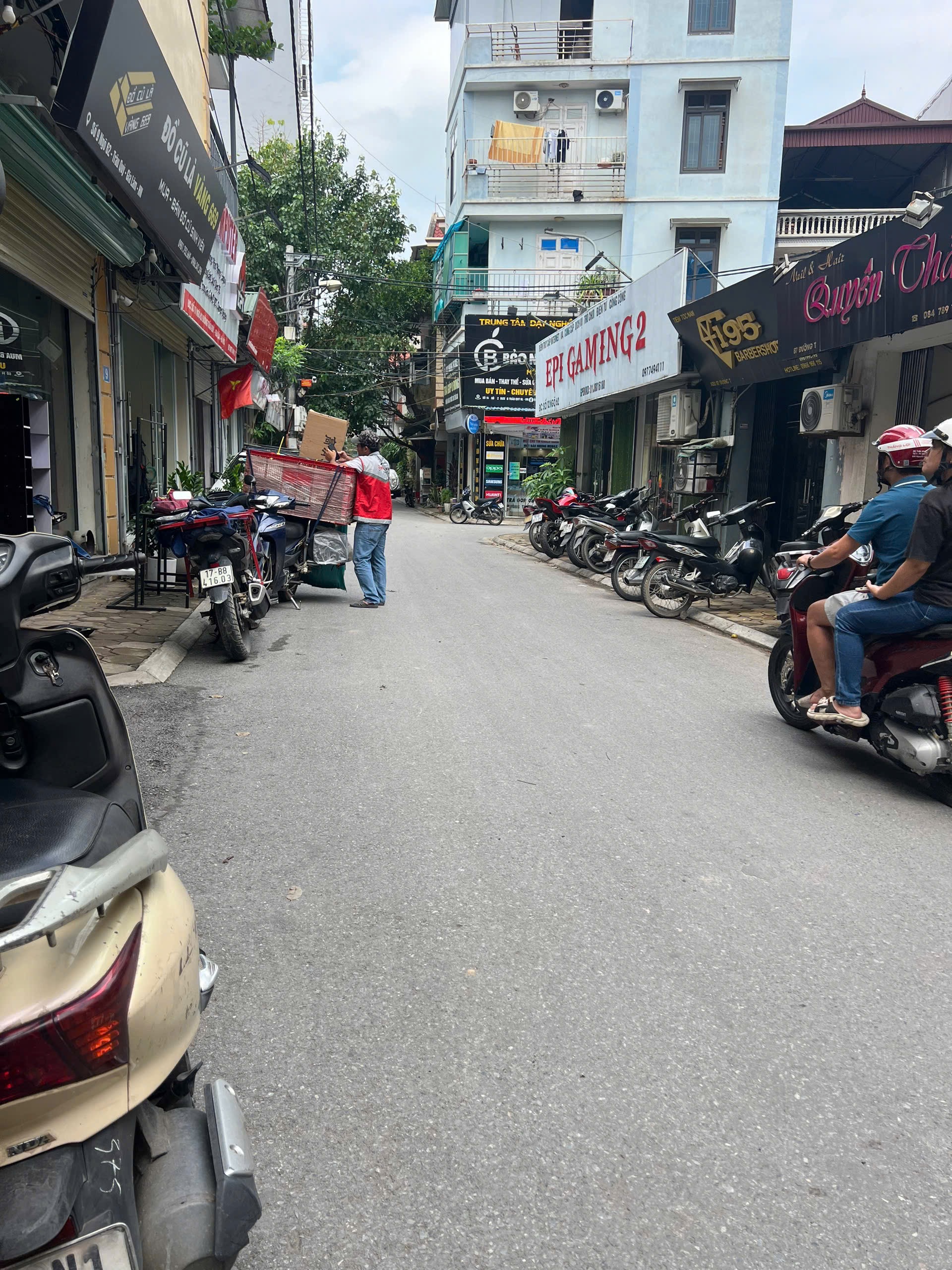 Bán 73m2 tổ dân phố Cửu Việt , TT Trâu Quỳ , Gia Lâm ô tô đỗ cửa cách trục chính 10m